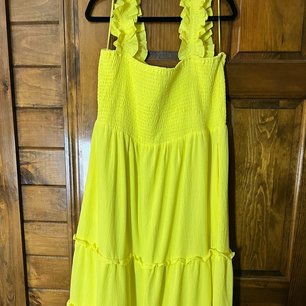 Beautiful yellow sun dress very stretchy, ruffle sleeves